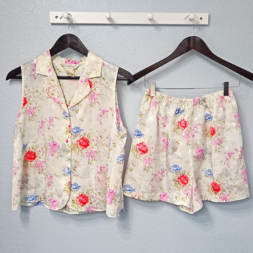 Vintage pajama set, size small, floral, private luxuries